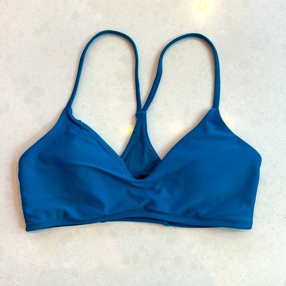 Bikini - Picture 2 of 7